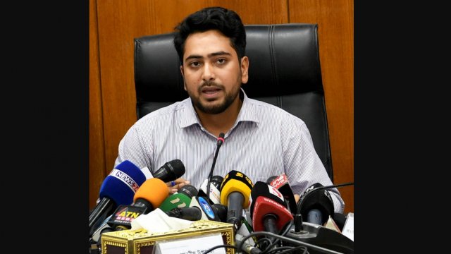 উসকানিদাতারা সাংবাদিক, কবি, শিল্পী পরিচয় দিয়ে রেহাই পাবে না: নাহিদ