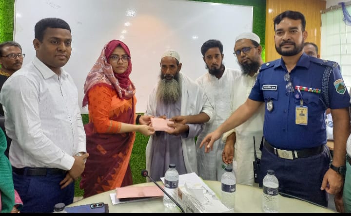 নাটোরে ছাত্র  আন্দোলনের দুই শহীদ পরিবারকে সহায়তা প্রদান