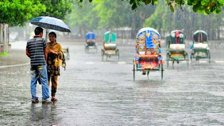 চট্টগ্রাম সমুদ্র বন্দরে তিন নম্বর সতর্ক সংকেত, বৃষ্টি