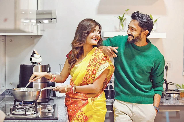 স্ত্রীর মন জয় করার ১০টি জাদুকরী কৌশল