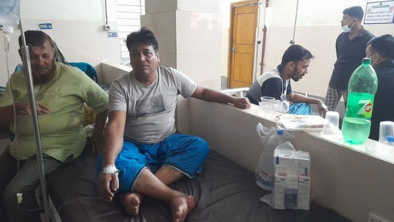 রাউজানে মুখোশ পড়ে গিয়াস কাদেরের অনুসারীদের উপর হামলা