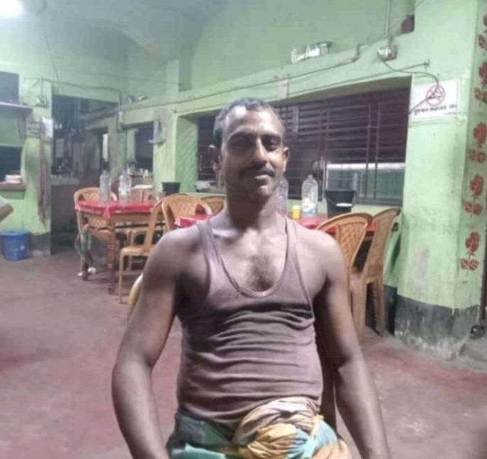 সীতাকুণ্ডে বাসচাপায় পথচারী নিহত