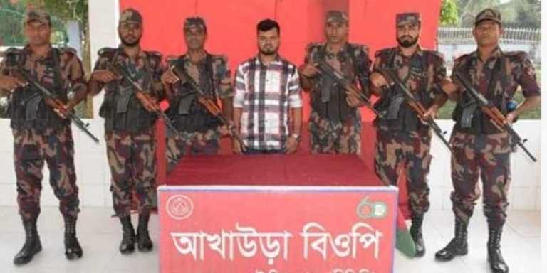 বন্দর স্বেচ্ছাসেবক লীগ নেতা নান্টু ভারত সীমান্তে গ্রেপ্তার