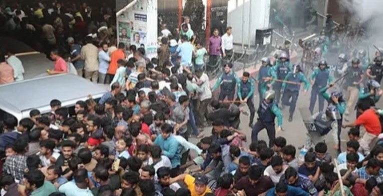 চট্টগ্রামে আইনজীবীদের ওপর হামলা ও ভাঙচুরের ঘটনায় মামলা