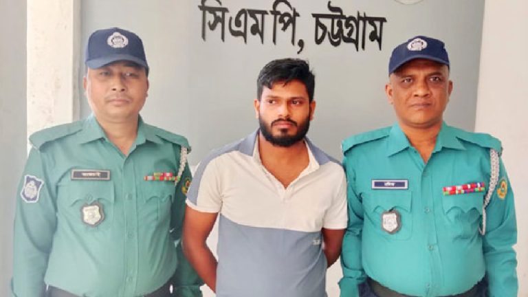 চট্টগ্রামে গোপন সংবাদের অভিযানে ছাত্রলীগ নেতা গ্রেপ্তার