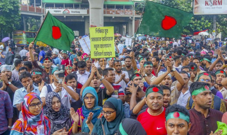 চাকরিতে প্রবেশের বয়সসীমা ৩২ করে প্রজ্ঞাপন জারি