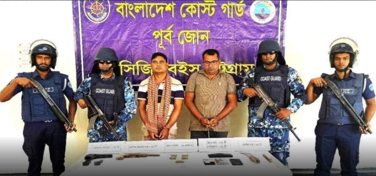 মহেশখালীতে পুলিশের লুট হওয়া অস্ত্রসহ আটক ২