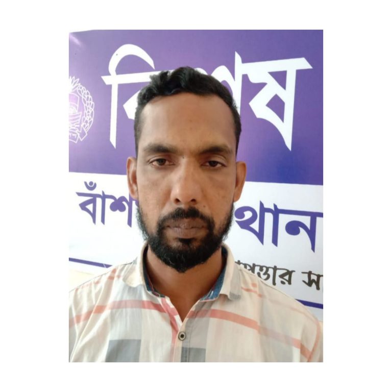 শহীদ মিনারে ফুল দেওয়ার ঘটনায় যুবলীগ নেতা গ্রেপ্তার