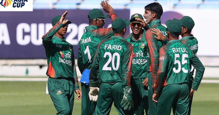 পাকিস্তানকে উড়িয়ে ফাইনালে বাংলাদেশ
