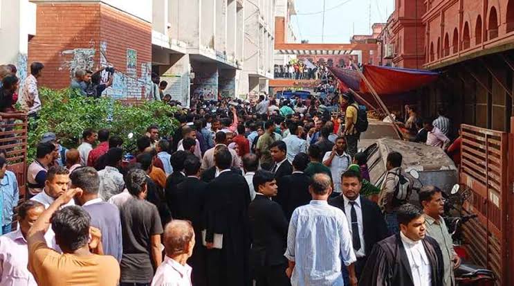 চিন্ময়কান্ডে পুলিশের উপর হামলার ৮জন আসামি রিমান্ডে