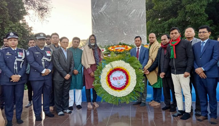  খাগড়াছড়িতে শহীদদের স্মরণে বর্ণাঢ্য আয়োজনসহ ৫৪তম বিজয় দিবস উদযাপন