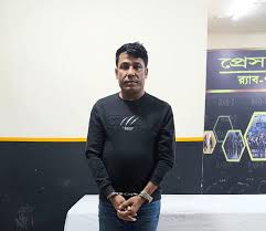 টোল প্লাজায় বাস তল্লাশি, ইয়াবাসহ যাত্রী গ্রেফতার