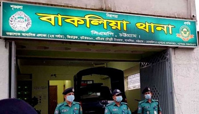 ডাকাতি করতে গিয়ে পুলিশের এএসআইসহ ৬জন আটক