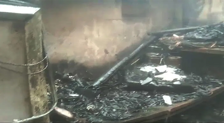 টেলিভিশন বিস্ফোরণে বসতঘর পুড়ে ছাই