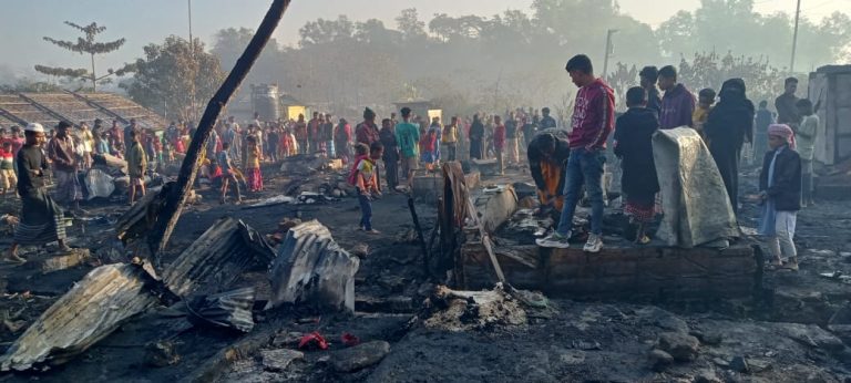 রোহিঙ্গা ক্যাম্পে অগ্নিকাণ্ড: দেড় শতাধিক ঘর পুড়ে ছাই, বহু হতাহতের আশঙ্কা