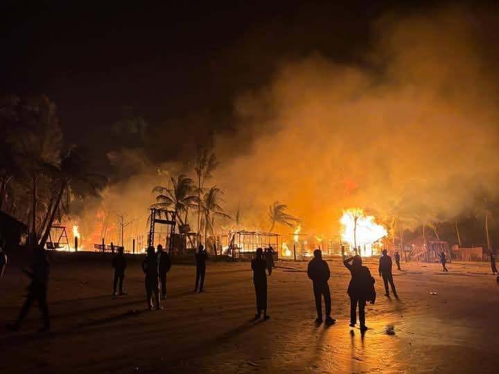 মুহূর্তেই পুড়ে ছাই সেন্টমার্টিনের দুটি ইকো রিসোর্ট