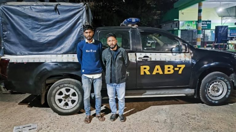 চট্টগ্রামে ১২ হাজার ইয়াবাসহ দুই মাদক ব্যবসায়ী গ্রেফতার