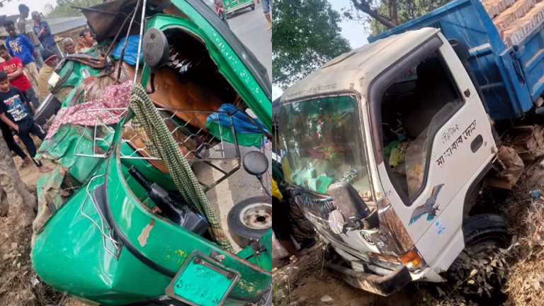 রাঙ্গুনিয়ায় ট্রাক-অটোরিকশার মুখোমুখি সংঘর্ষ, আহত ৪