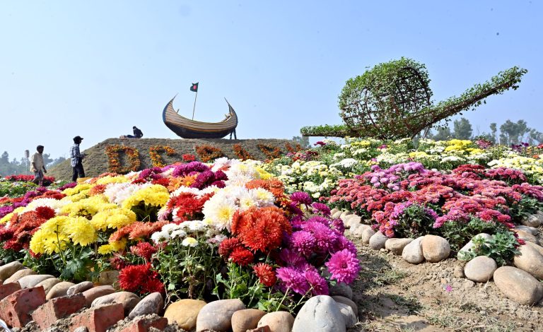 চট্টগ্রাম ডিসি পার্কে মাসব্যাপী ফুল উৎসব শুরু হচ্ছে আজ থেকে
