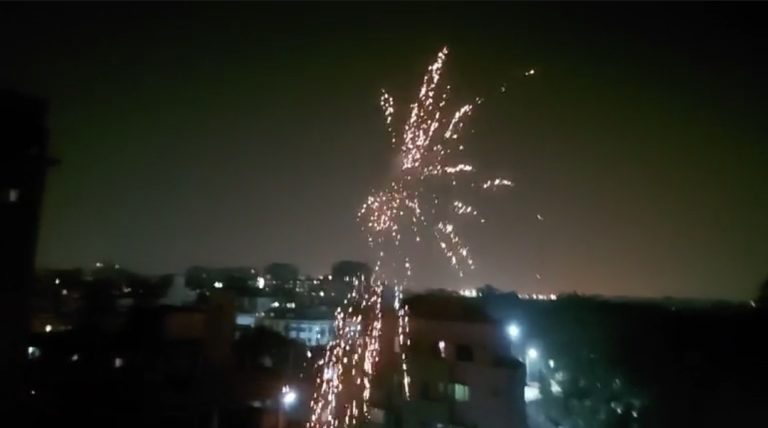 আতশবাজির শব্দে কেঁপে কেঁপে ওঠছে নগরবাসী