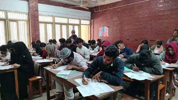ঢাবি ‘খ’ ইউনিটের ভর্তি পরীক্ষা, চবিতে উপস্থিতির হার ৯১ দশমিক ৩২ শতাংশ।