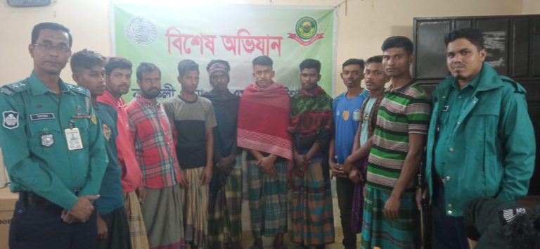 কর্ণফুলীতে জুয়ার আসরে অভিযান, গ্রেপ্তার ১৩