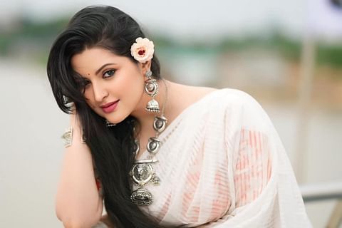 টাঙ্গাইলে পরীমণির শোরুম উদ্বোধনে হেফাজতে ইসলামের বাধা