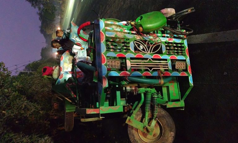 সীতাকুণ্ডে পৃথক সড়ক দুর্ঘটনায় তিনজন নিহত, আহত দুই