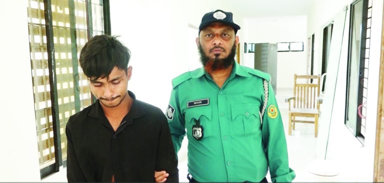 চট্টগ্রামে নিরাপদ খাদ্য কর্মকর্তার চেইন ছিনতাই করে পালানোর সময় যুবক আটক