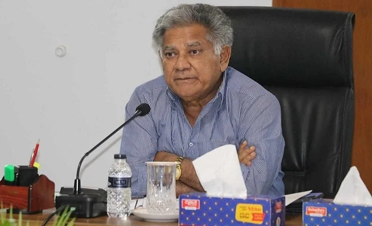 একই কর্মস্থলে দীর্ঘদিন কর্মরতদের বদলির নির্দেশ দিলেন শ্রম উপদেষ্টা