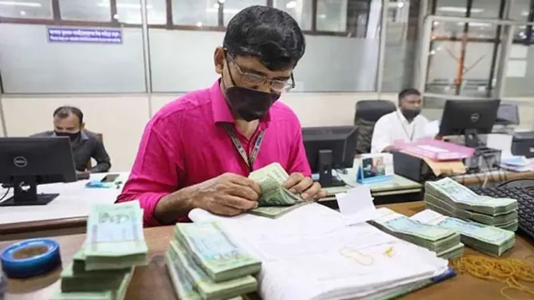 সরকারি চাকরিজীবীদের বেতন ৫% হারে বাড়ানোর সুপারিশ