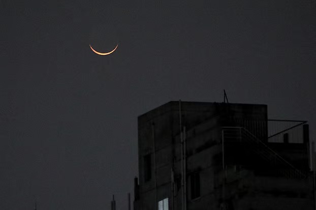 চাঁদ দেখা গেছে, কাল ঈদ