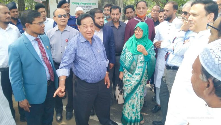 পটিয়ায় নতুন হাসপাতাল নির্মাণের স্থান পরিদর্শন স্বাস্থ্য উপদেষ্টার