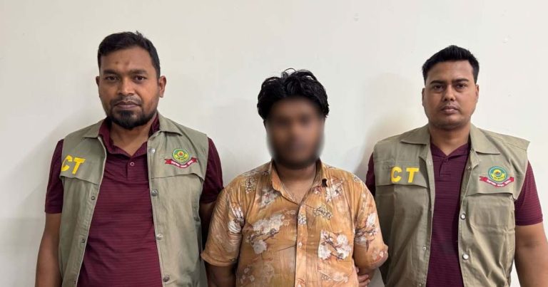 তথ্য চুরি করে বিদেশে পড়তে যাওয়া শিক্ষার্থীদের বিরুদ্ধে অপপ্রচার, গ্রেপ্তার ১