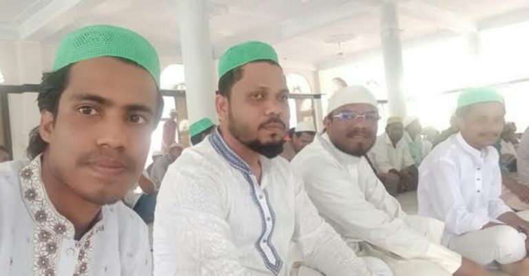 পেকুয়ায় মসজিদের জন্য দেড় লক্ষাধিক টাকা টাকা অনুদান শিল্পপতি কায়ুমের