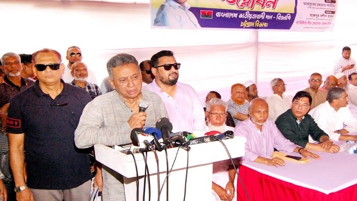 আ. লীগের যারা সামাজিকভাবে গ্রহণযোগ্য তারা বিএনপিতে যোগ দিতে পারবেন
