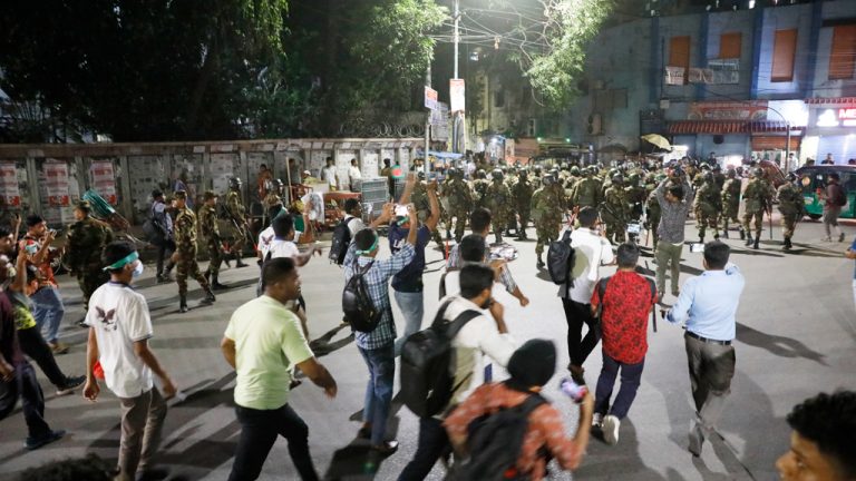 ‘৩ শর্তে’ বিক্ষোভ স্থগিত করল সশস্ত্র বাহিনীর চাকরিচ্যুতরা