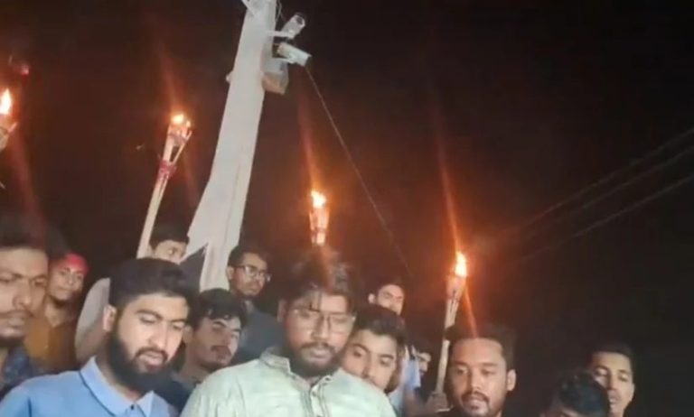 হাসনাত আবদুল্লাহর ওপর হামলা, প্রতিবাদে চট্টগ্রামে মশাল মিছিল