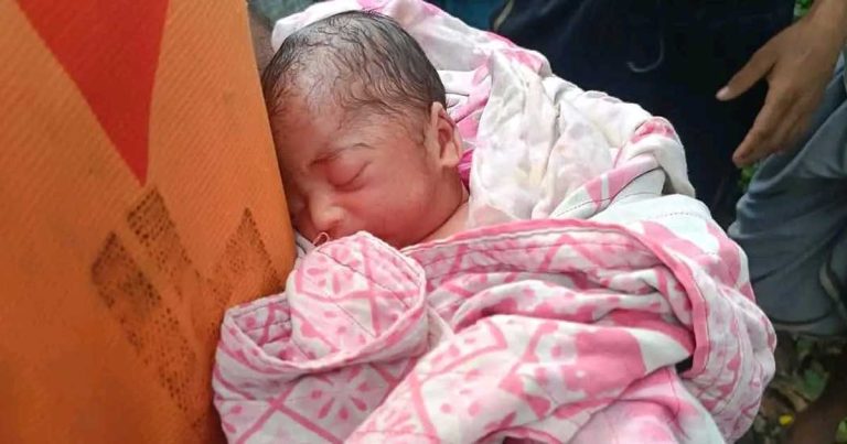 মিরসরাইয়ে খালপাড়ে নবজাতক, বুকে জড়িয়ে নিল নিঃসন্তান দম্পতি
