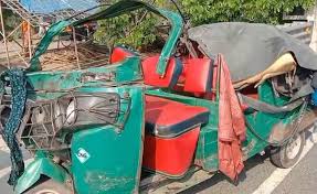 আনোয়ারায় সড়কে ঝরল ২ প্রাণ