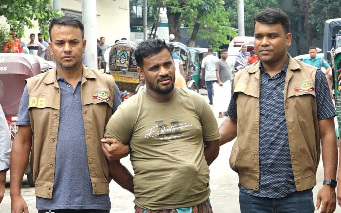 ভুয়া ডিবি সেজে প্রতারণা, চট্টগ্রামে চক্রের প্রধান আটক