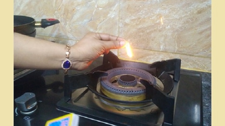 চট্টগ্রামে সকাল থেকেই জ্বলছে না চুলা
