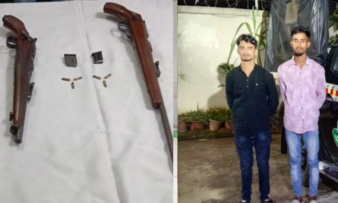 র‍্যাবের অভিযানে রাউজানে দুই সন্ত্রাসী অস্ত্রসহ গ্রেপ্তার