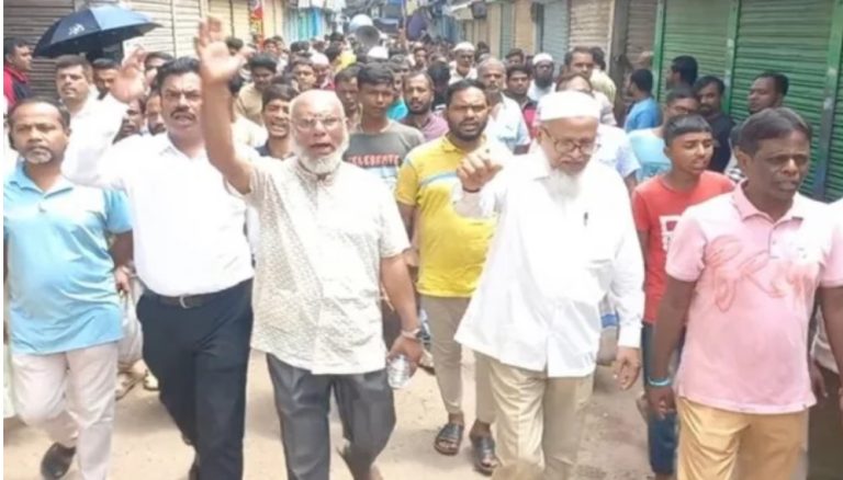 চাঁদাবাজি রোধে বাঁশি ও লাঠি রাখার নির্দেশ ব্যবসায়ী নেতাদের