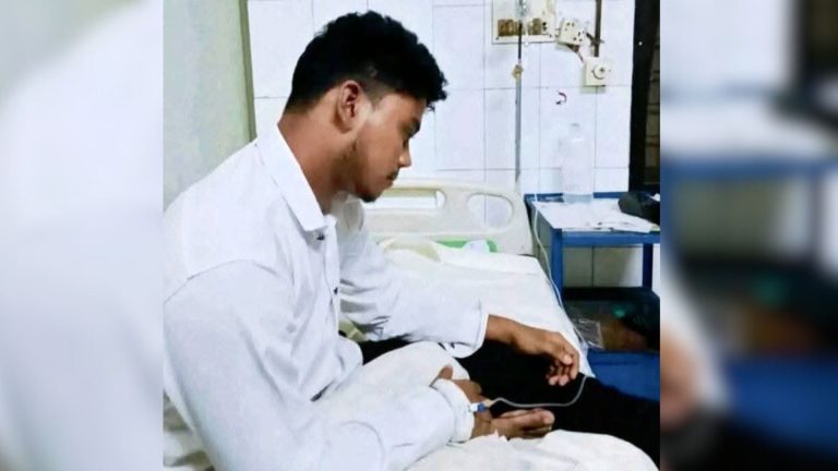 সাপের কামড়ে থেমে গেল স্বপ্ন : পরীক্ষা দিতে পারেনি বোরহান