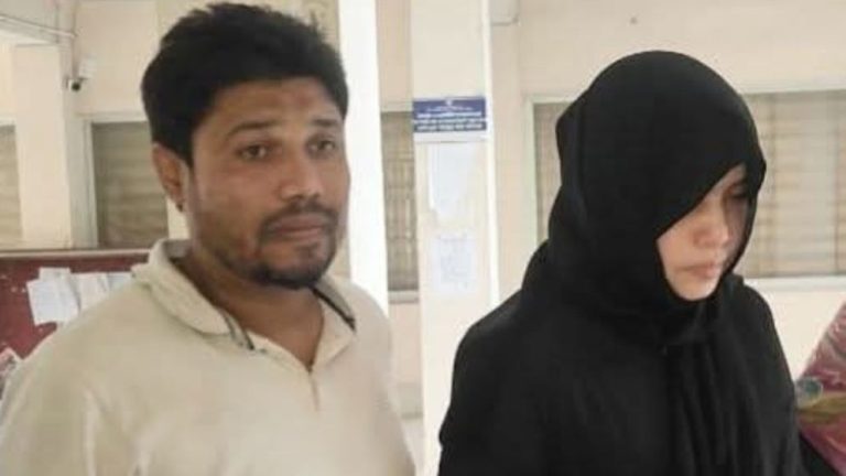 সিরাজগঞ্জে এনআইডি করতে এসে রোহিঙ্গা দম্পতি আটক