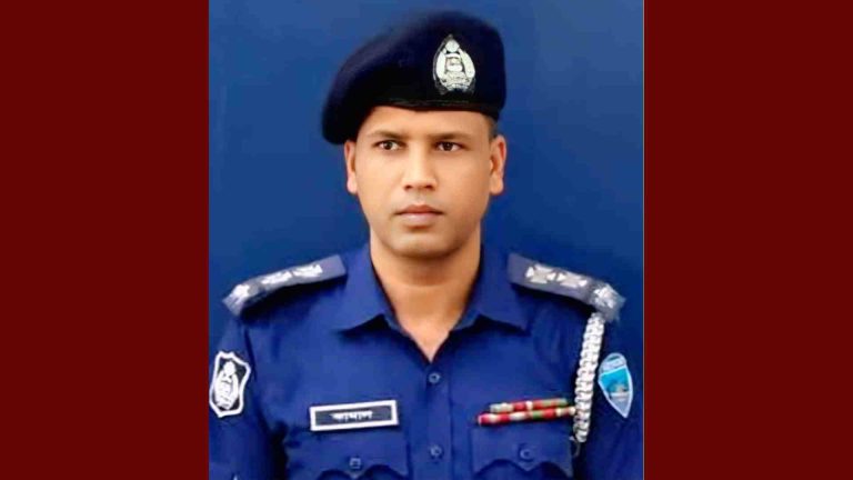 লোহাগাড়ায় ফেন্সিডিল কাণ্ডে এসআই কামাল প্রত্যাহার