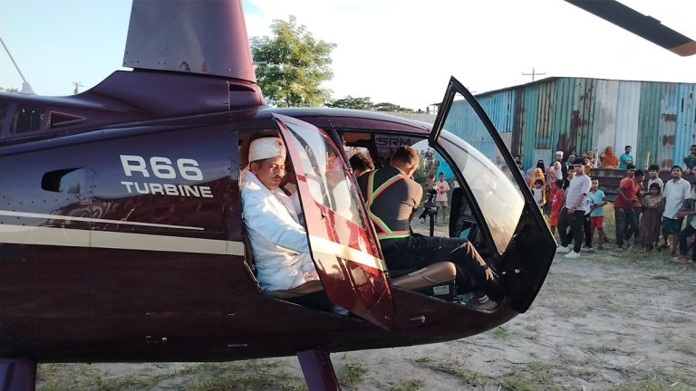 পরকীয়া প্রেমিকের সাথে পালিয়েছে স্ত্রী, রাগে হেলিকপ্টারে নতুন বউ আনলেন স্বামী