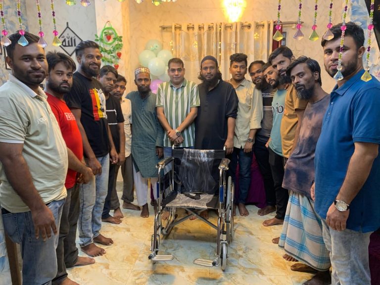 বাটালী রোড যুব পরিষদের উদ্যোগে অসহায় ও অসুস্থ ব্যক্তির পাশে মানবিক সহায়তা