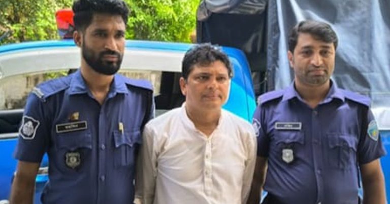 চট্টগ্রাম উত্তর জেলা স্বেচ্ছাসেবক লীগের সাধারণ সাম্পাদক রিয়াজ গ্রেপ্তার